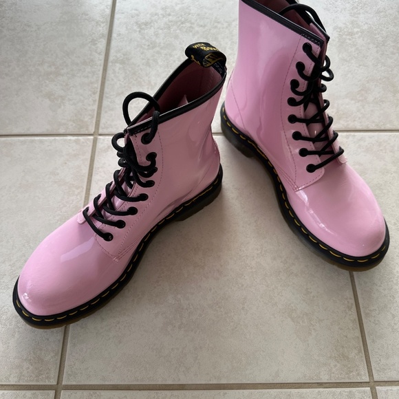 Dr Martens 1460 Pink Patent Women's Size 10 Combat Boots 26425 42EU/8UK - Picture 5 of 8